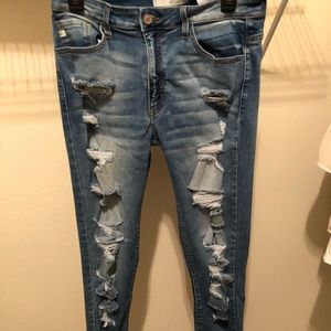 Ripped high waisted jeans